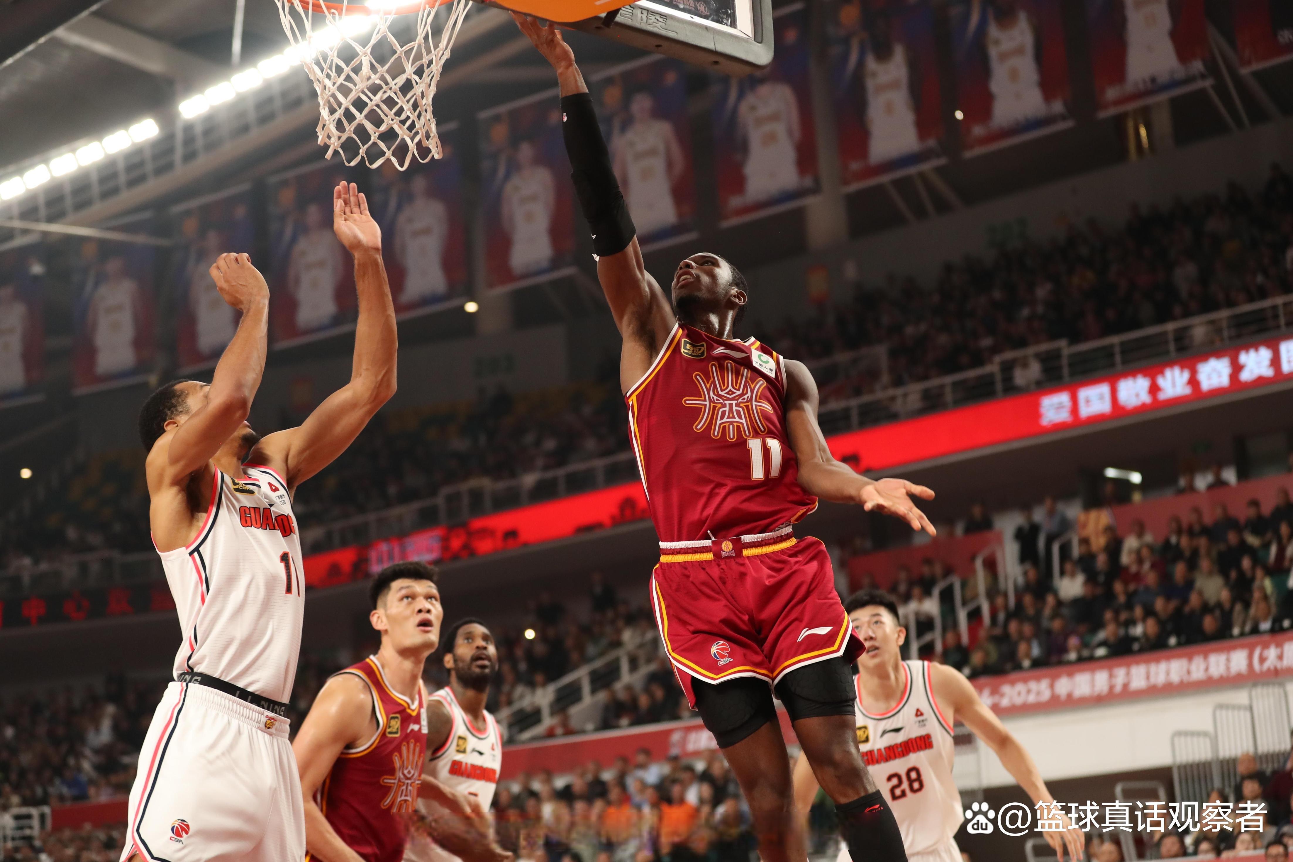 广东男篮在主场迎战丰银队，争夺胜利的简单介绍